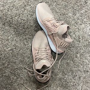 Puma Ignite Salamandar colored size 7 Sneakers